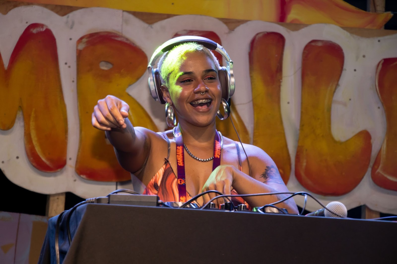 A programação ocorre no mês de novembro e integra o festival Afrocearensidades