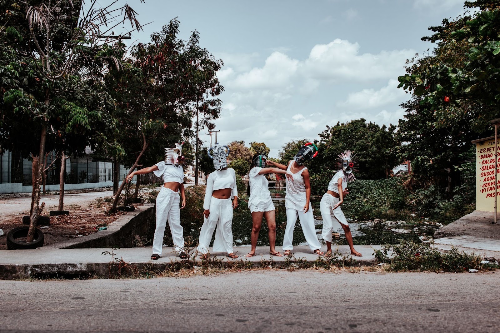 A apresentação ocorre nos dias 21 e 22 de janeiro, no Theatro José de Alencar e é realizada pelo Programa de Dança do Centro Cultural Bom Jardim