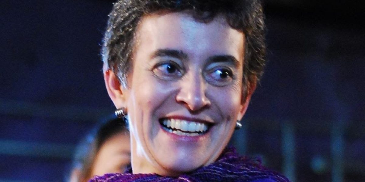 A aula show terá como tema “Uma conversa sobre dança, colaboração e processos de arte/educação” e acontecerá no dia 30 de setembro, às 11h, ao vivo no canal do CCBJ no YouTube, com a convidada especial, Isabel Marques (SP). Vem representando o Caleidos na Masterclass de dança, é formada em Pedagogia, Mestre em Dança pelo Laban Centre (Londres) e doutora em Educação pela USP.